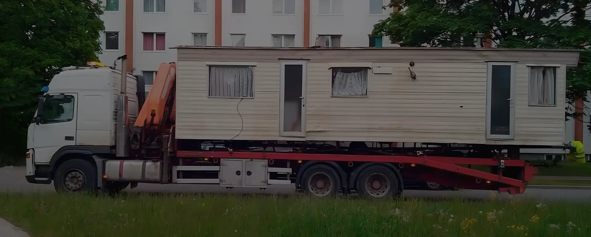 Получить онлайн цены на доставку низким тралом дом вагона в городе Ростов-на-Дону (Южный округ - Ростовская область) на сайте самостоятельно